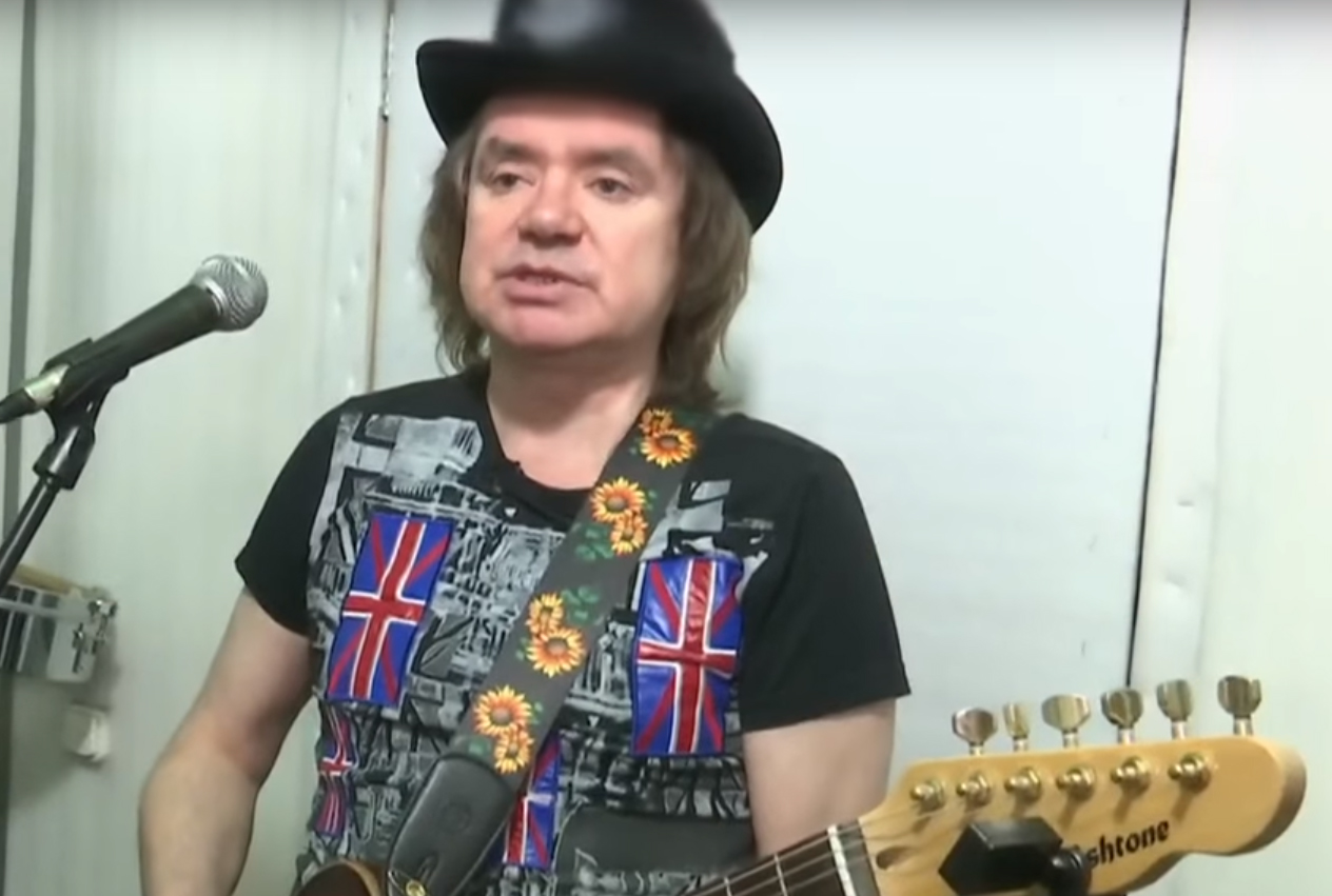 Однако семья вскоре распалась, по слухам, из-за увлечения Осина алкоголем.