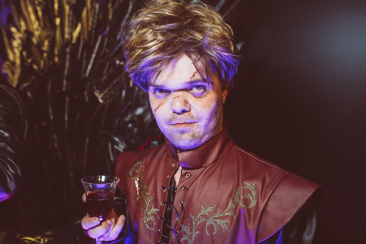 Гостей премьеры привел в восторг российский Тирион Ланнистер. Практически брат-близнец заморского.