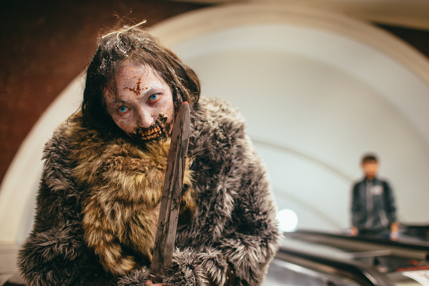 Гримеры постарались на славу - зомби выглядели весьма устрашающе.