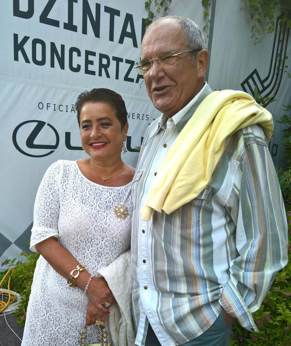 Эммануил Виторган с женой устали отвечать на вопросы про Ксению Собчак и внука.