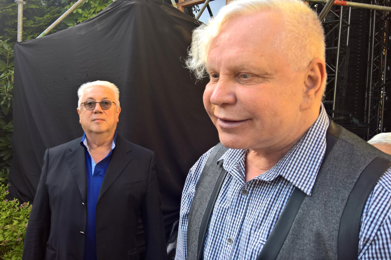 Борис Моисеев кинулся целовать Владимира Винокура.