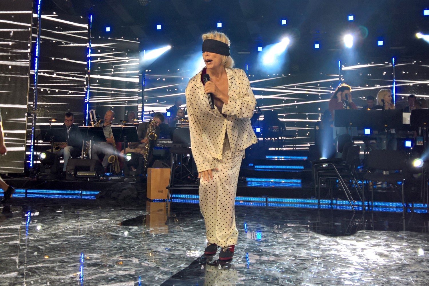 Блистательная Лайма представила номер на песню Лагутенко "Утекай".