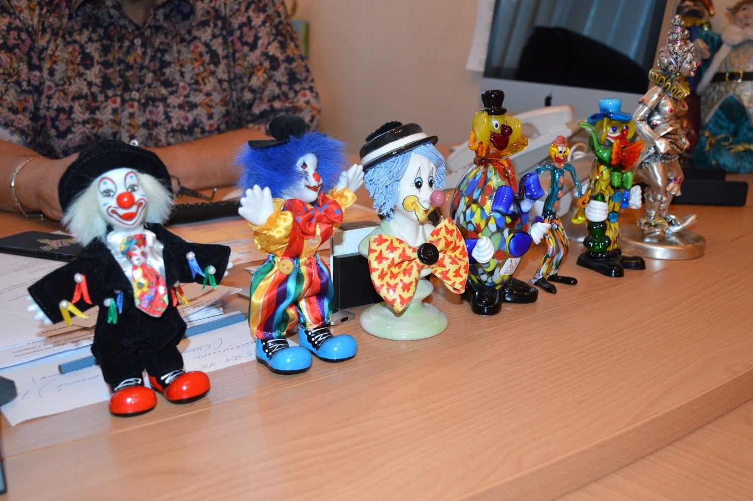 "Цирк я не люблю. Очень примитивный жанр. Когда-то в детстве, как и всем, мне нравились клоуны, их непохожие друг на друга образы. Но потом мне стало казаться, что все это чудовищно безвкусно. Я вырос, а любовь к яркости и пестроте осталась. Это залог хорошего настроения".