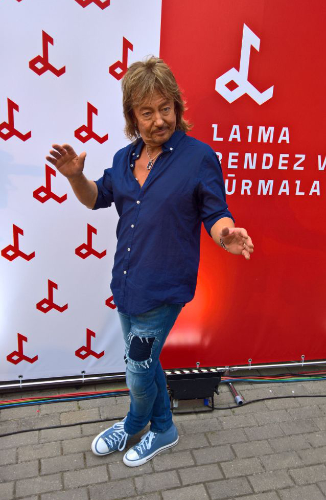 Нестареющий Крис Норман.