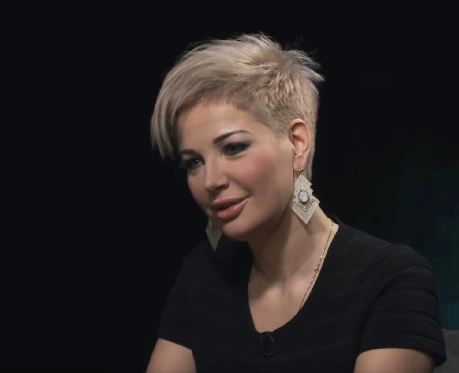 И довольно часто давала интервью российским и украинским СМИ.