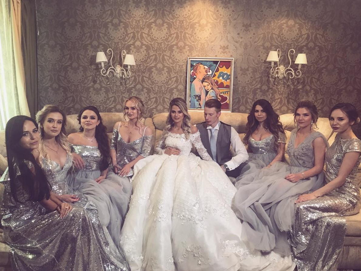 Невеста с подружками.
