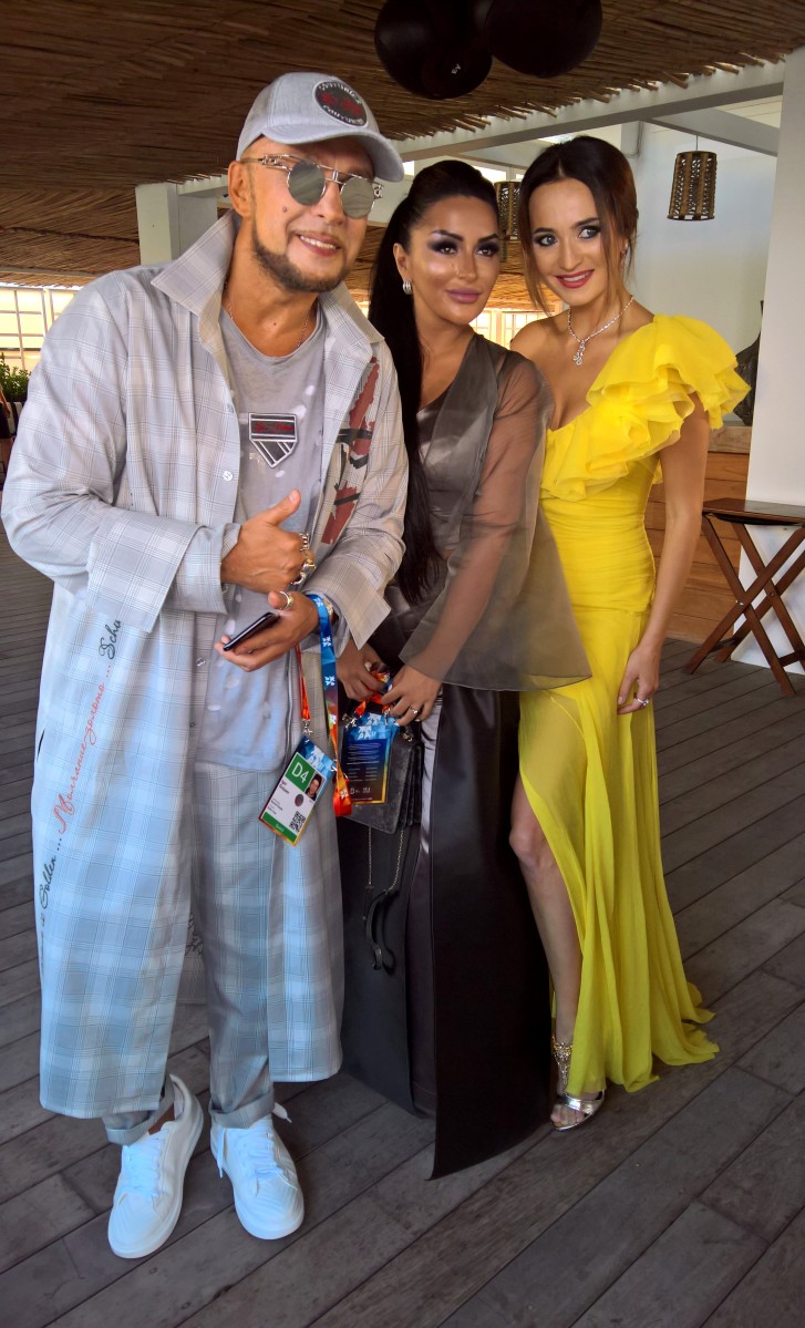 Дизайнеры Игорь Гуляев и Алика одели на "Жаре" многих звезд.