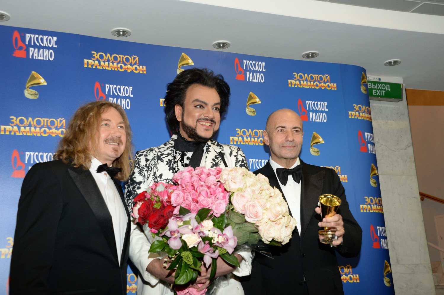 Для Игоря Николаева Крутой написал четыре песни на его же стихи. Примечательно, что среди композиций Филиппа Киркорова от Крутого также есть две песни на стихи Николаева.