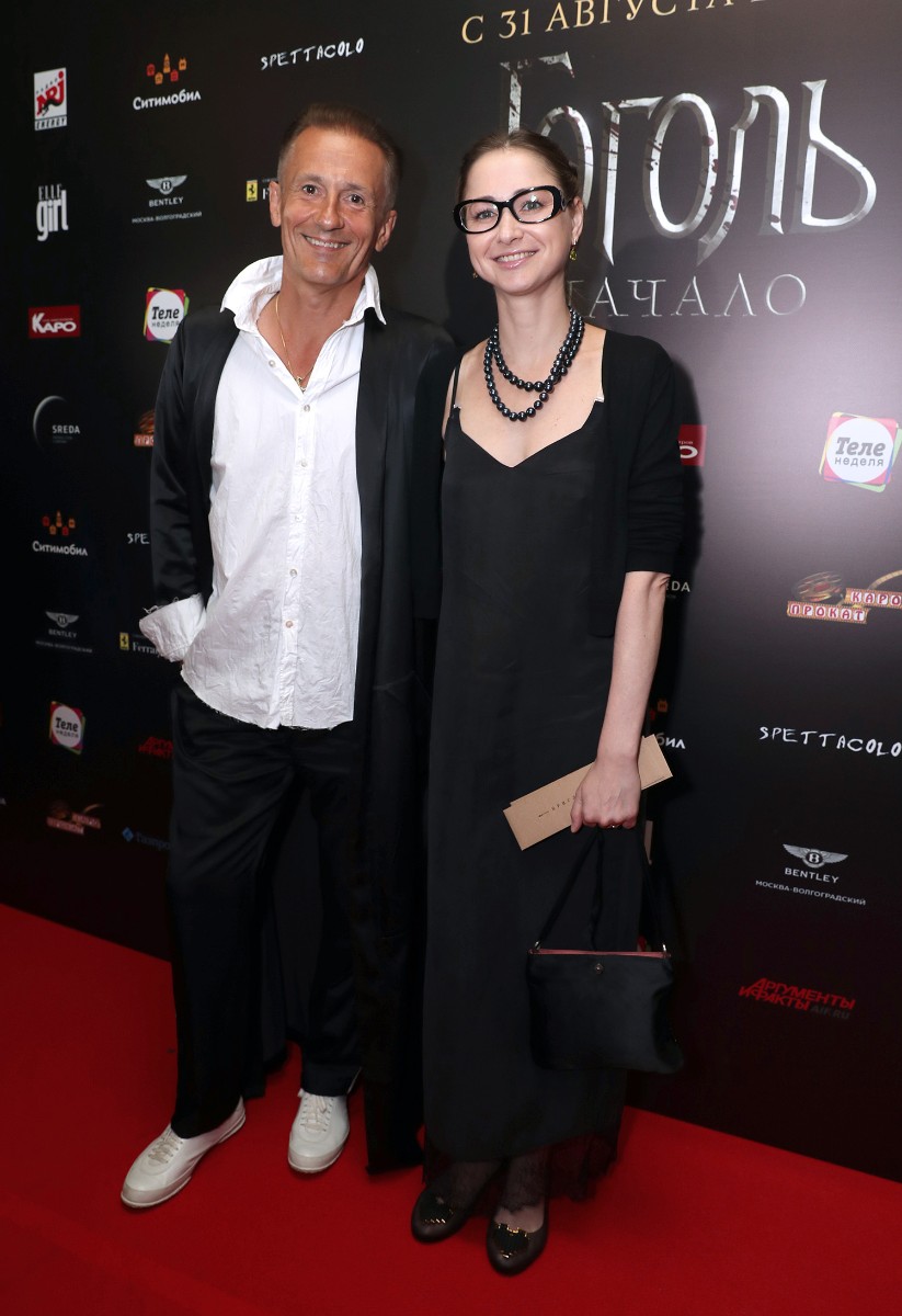 Актер, художественный руководитель Театра имени М.Н.Ермоловой Олег Меньшиков с женой Анастасией.