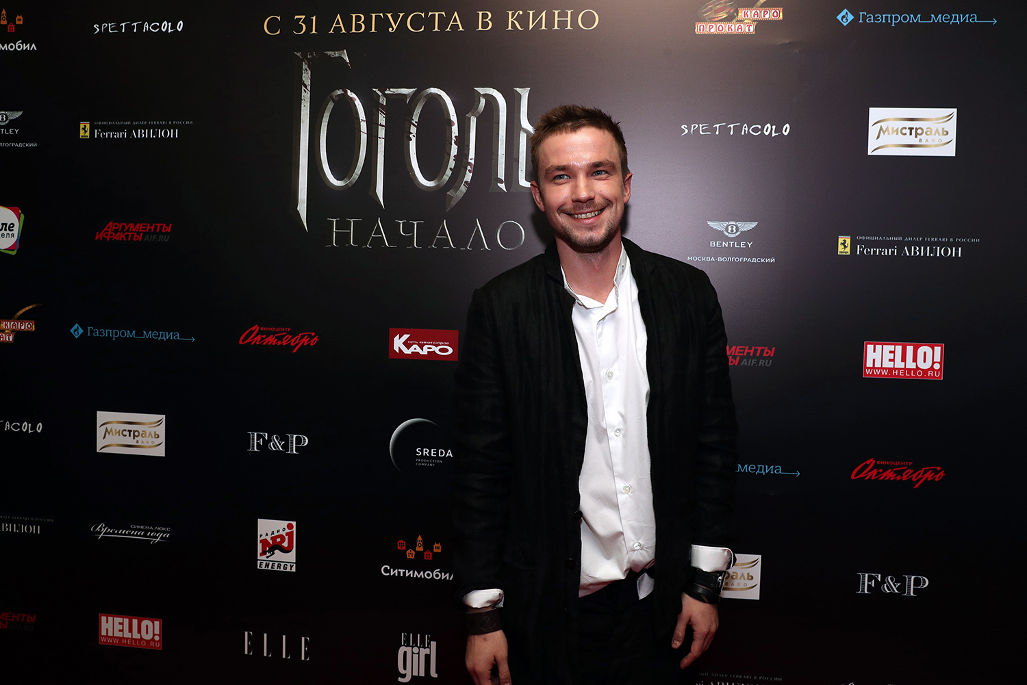 Актер Александр Петров.