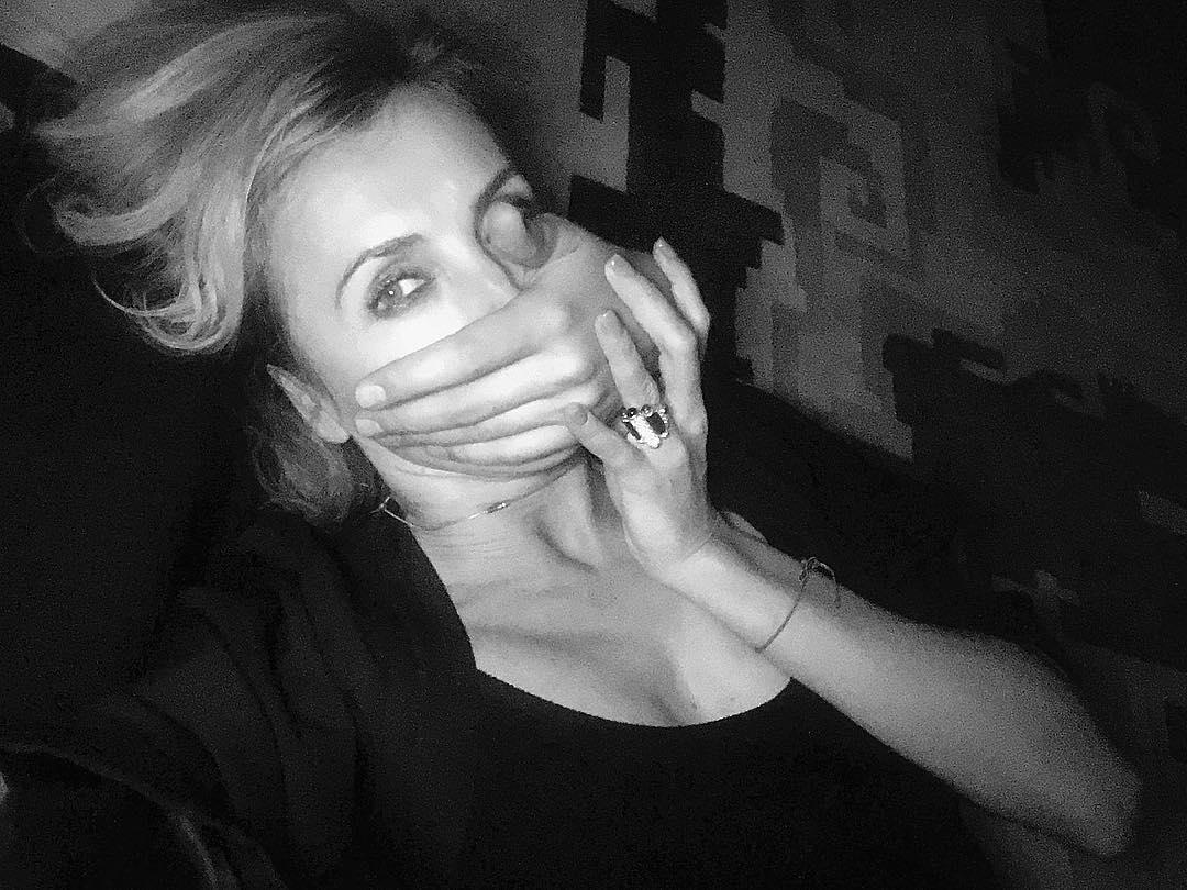 Светлана дает понять, что в ее личной жизни приятные перемены.