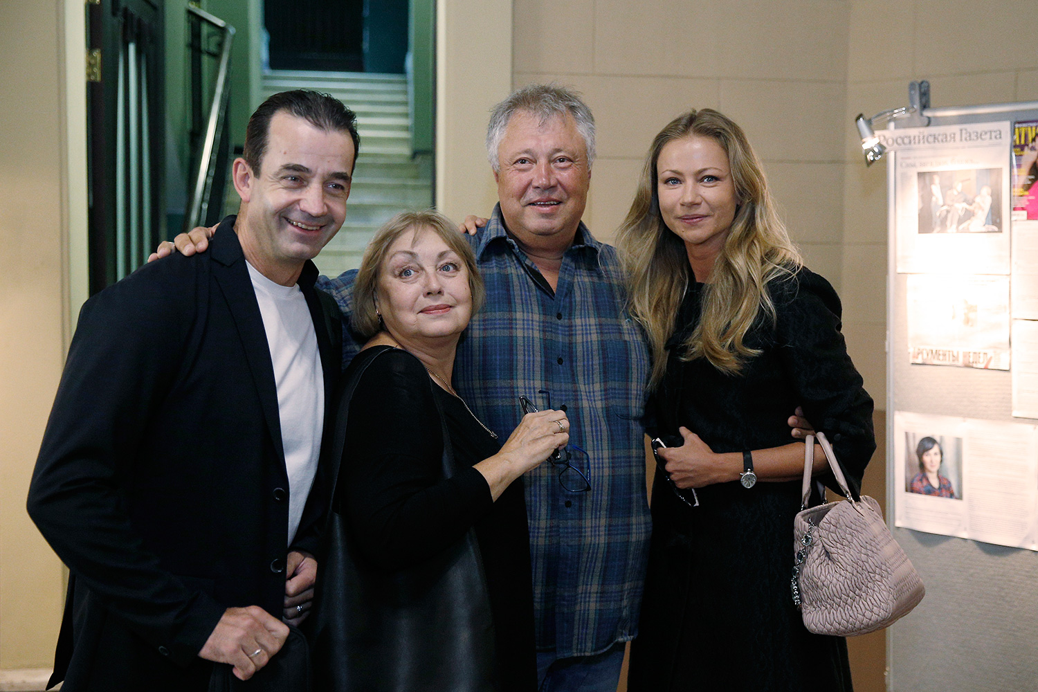 Актеры Дмитрий Певцов, Елена Шанина и Сергей Степанченко - дружная компания коллег.