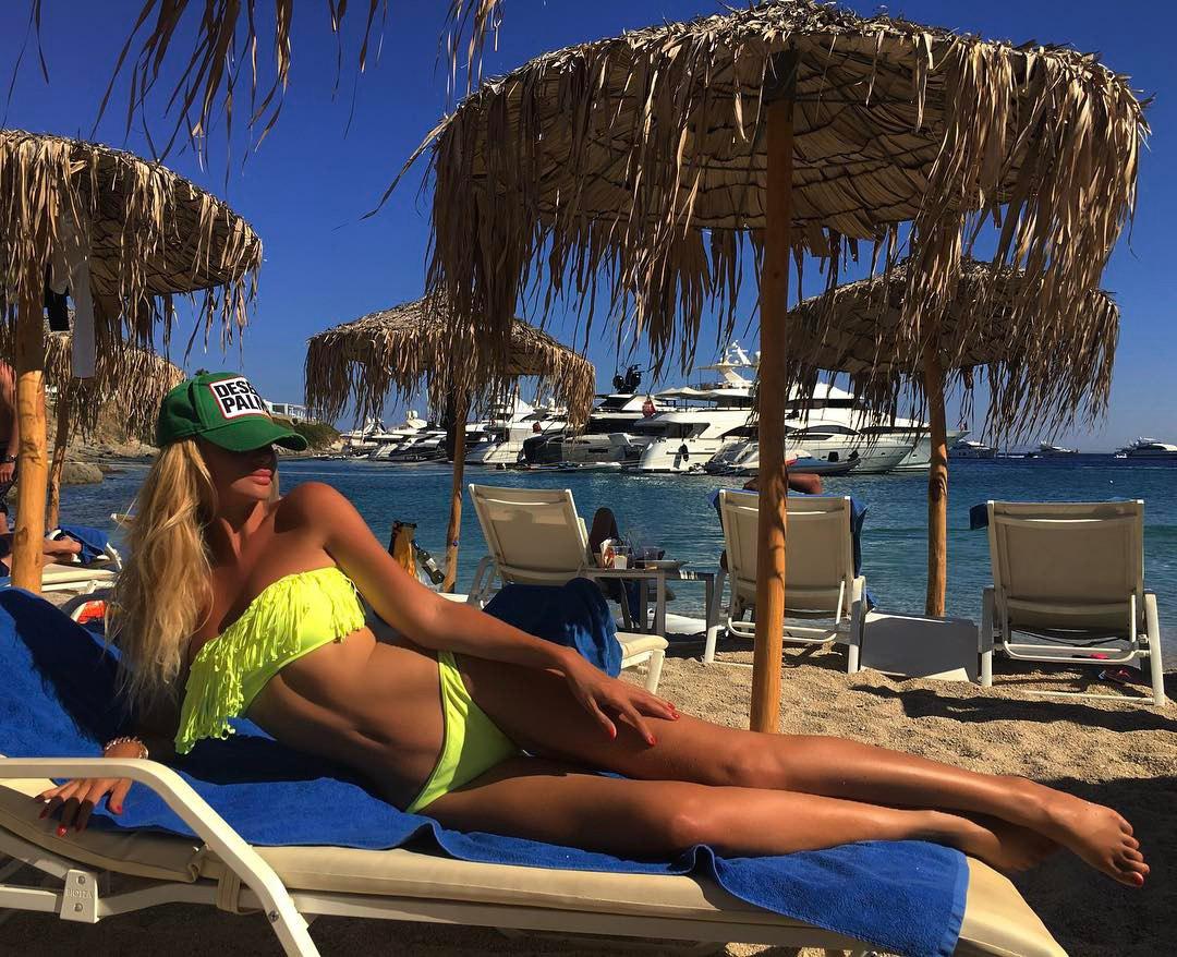 Лопырева наслаждается жизнью.