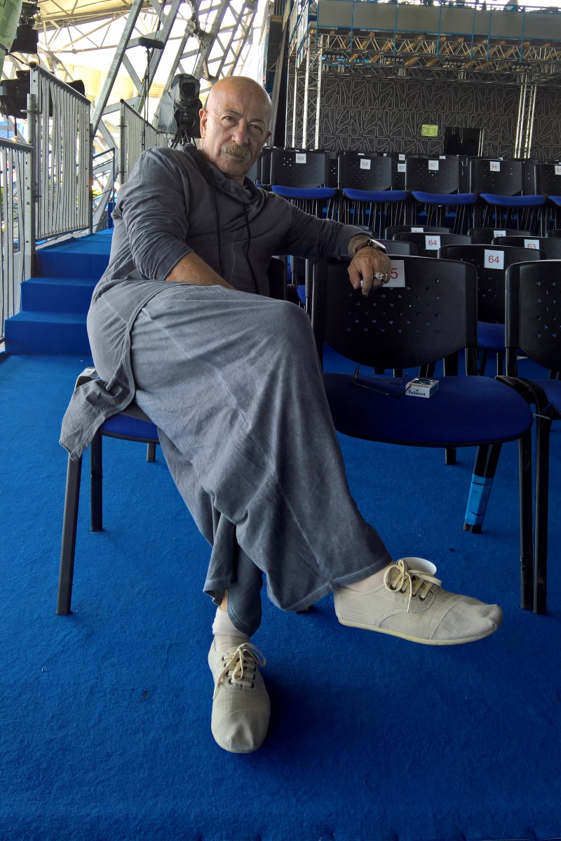 Александр Розенбаум исполнил на "Новой волне" свой "Вальс-бостон".