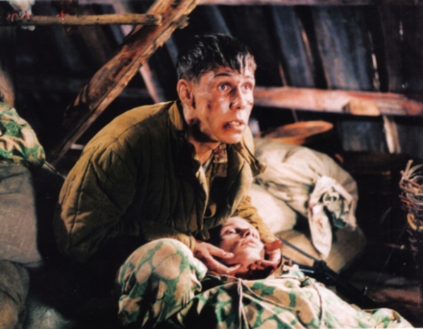 Более масштабную роль - сержанта Кости Мамочкина - досталась ему в картине "Звезда".