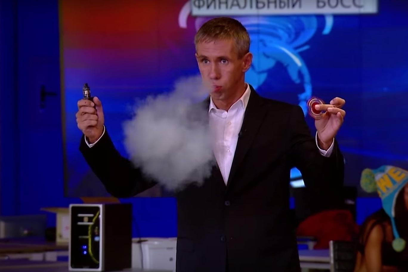 Сейчас Алексей Панин больше известен по скандальным заголовкам, регулярно появляющимся в СМИ. однако это не значит, что он перестал сниматься. На YouTube появилось его шоу "Хайповости", где в непринужденной манере актер рассказывает о последних событиях в России и мире.