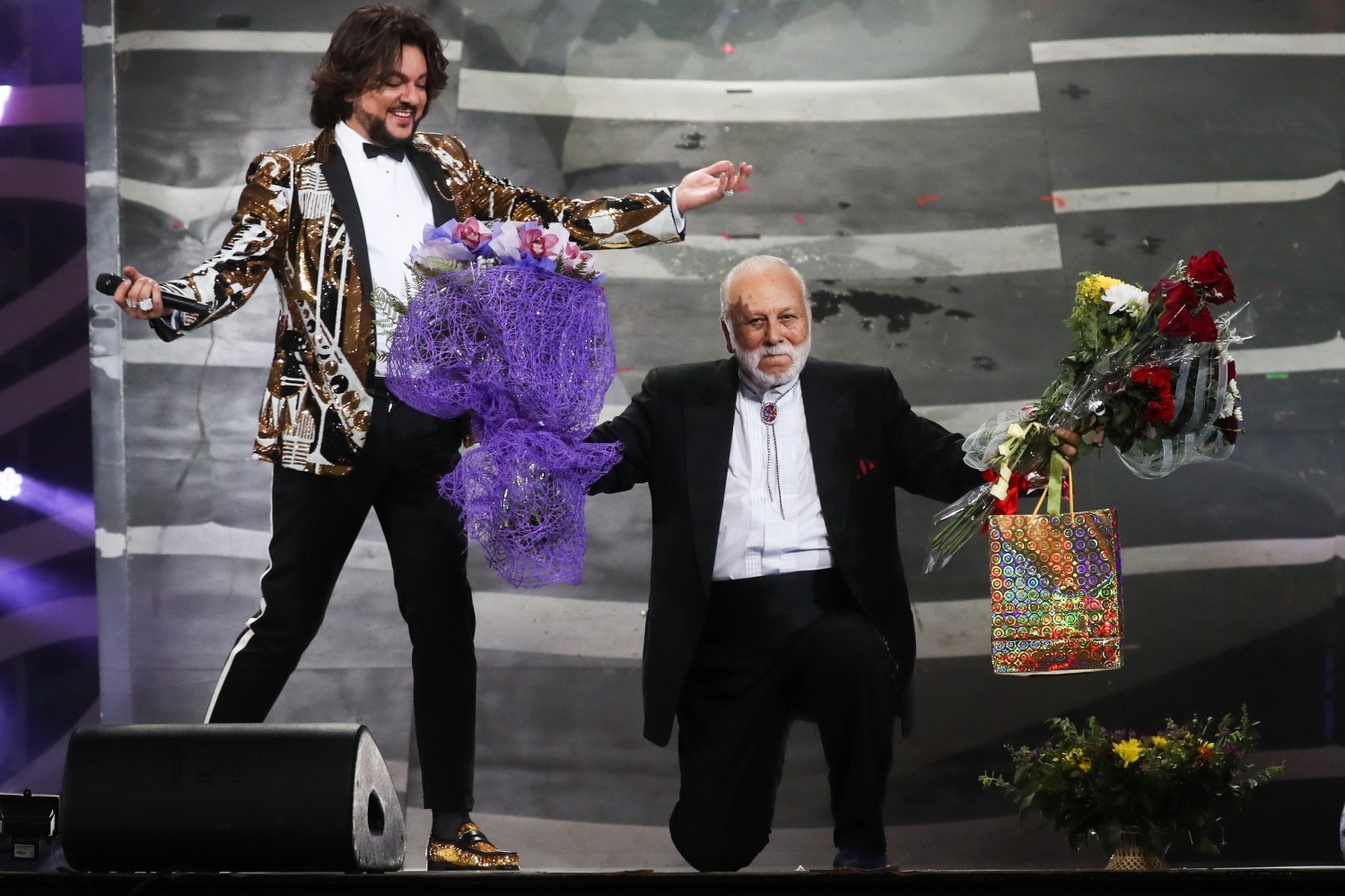 Отец Филиппа Киркорова Бедрос проявил для своего возраста недюжинные физические возможности.