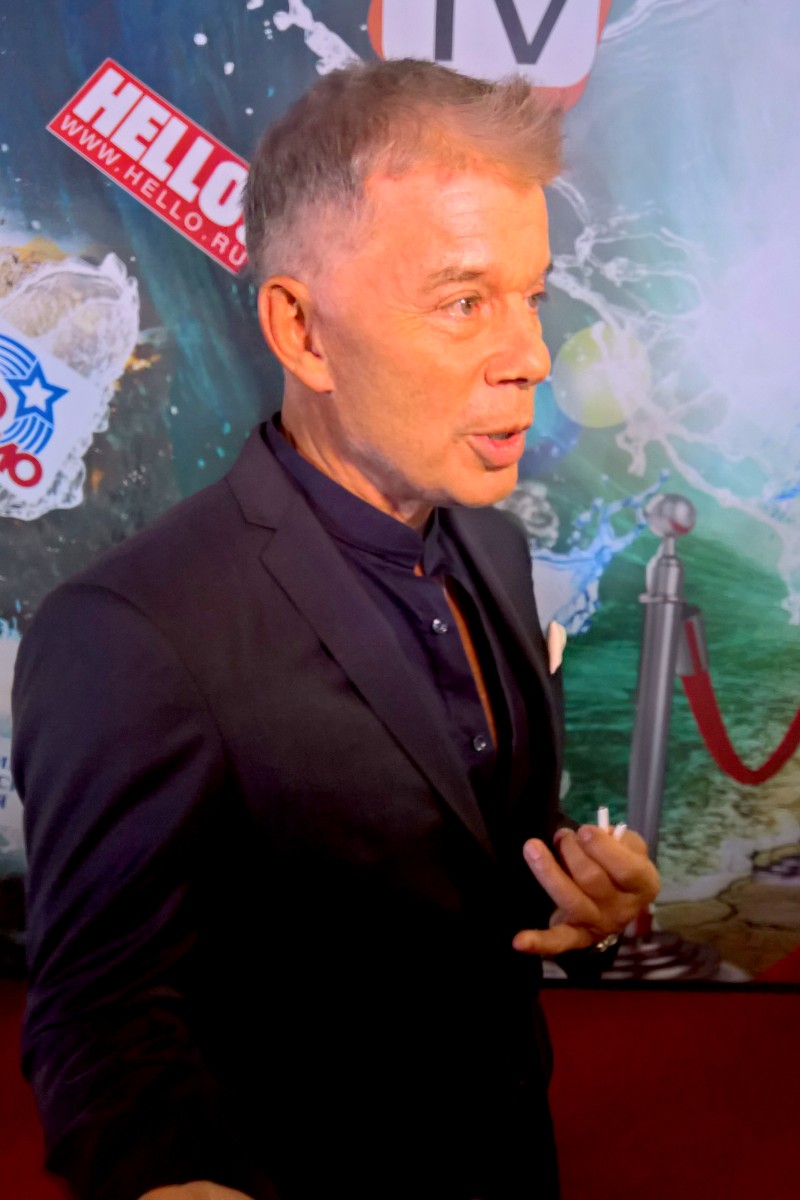 Певец и автор песен Олег Газманов.