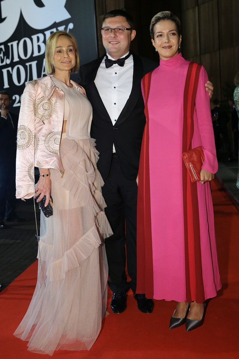 Модельер Кира Сакарелло, исполнительный директор Московского Музея современного искусства Василий Церетели и главный редактор журнала FW Magazine Ксения Чилингарова.