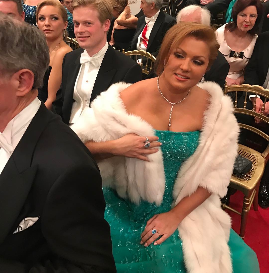 Нетребко невероятно соблазнительна.