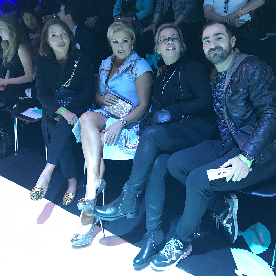 Нетребко - обладательница стройных ножек.