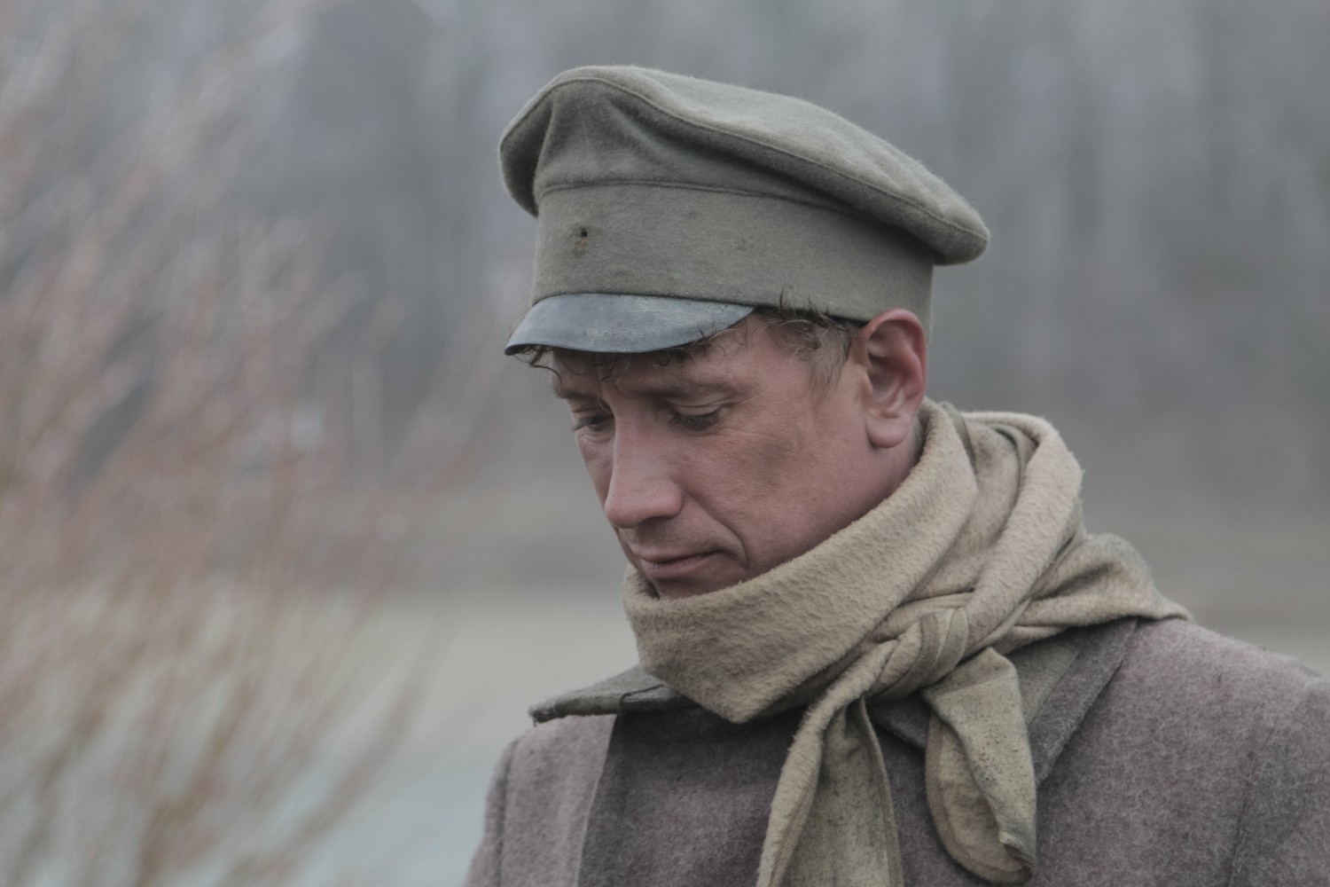 Александр Яценко в роли Красильникова.