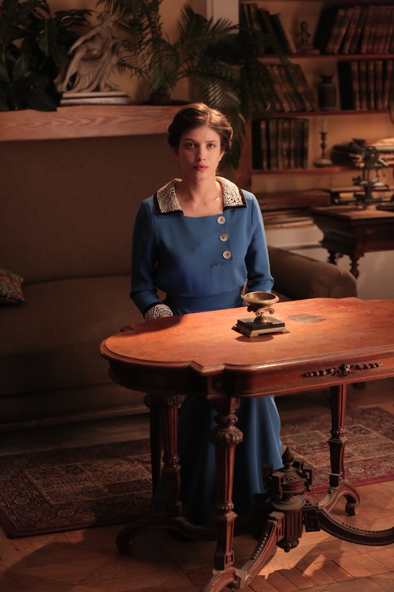 Анна Чиповская в роли Даши Булавиной.