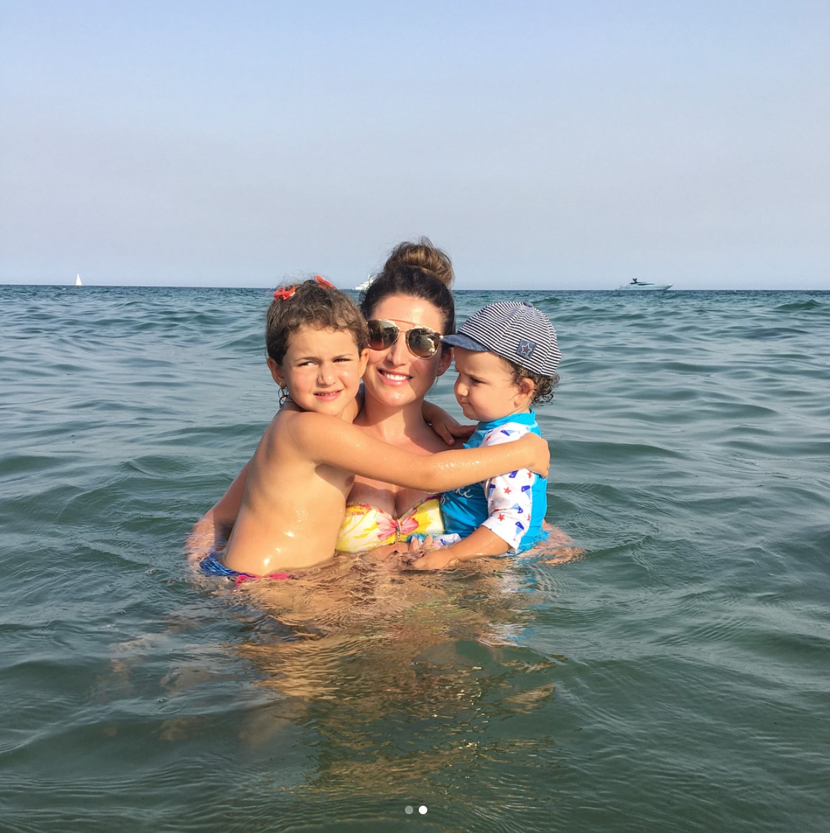 Во втором браке Жасмин родила дочь и сына, которого назвала Мирон.