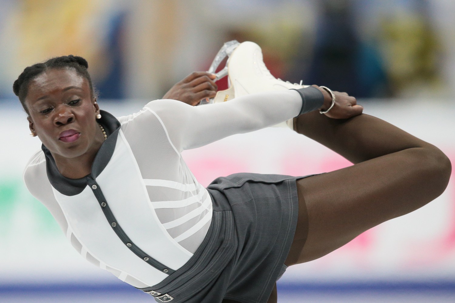 Францию представляла фигуристка Маэ Беренис Мейте.