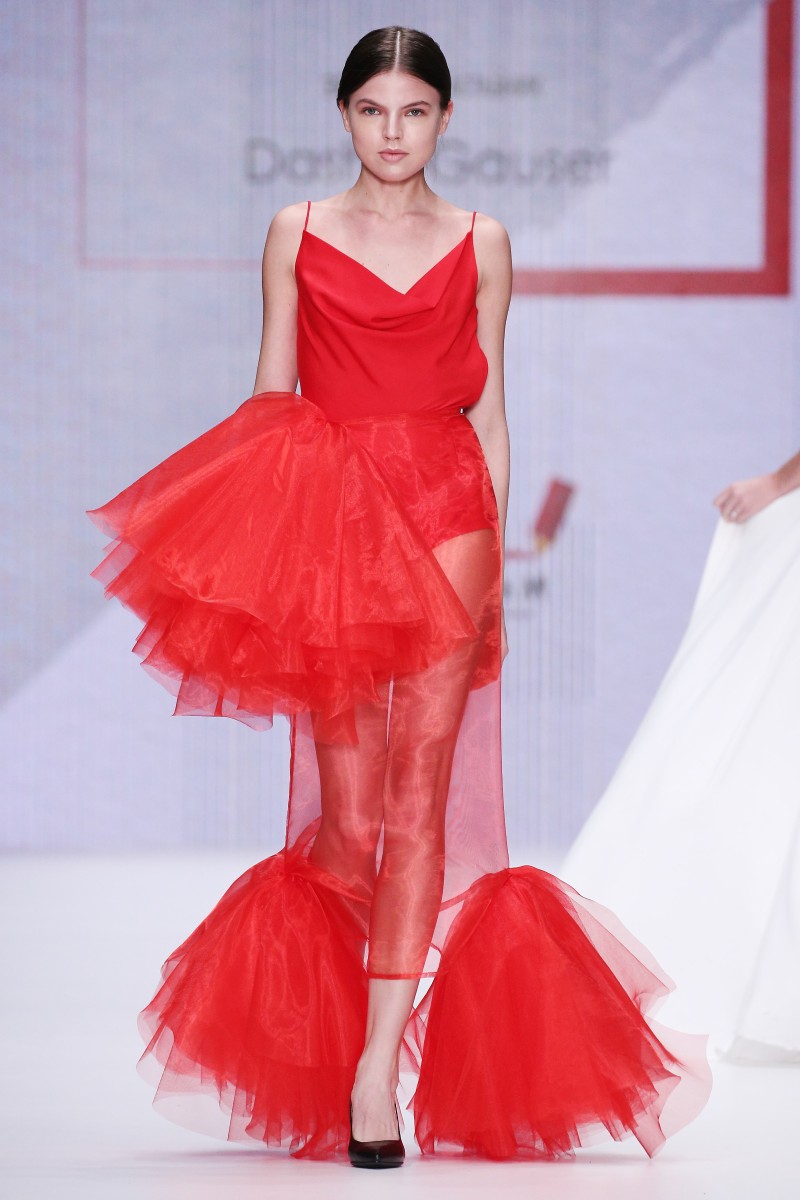 Показ коллекций победителей творческо-благотворительного проекта ПОКОЛЕНИЕ М