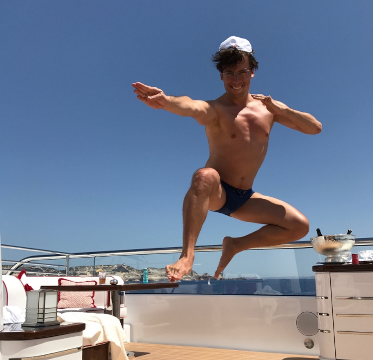 Фотографии шикарного отдыха Галкина часто появляются в социальных сетях.