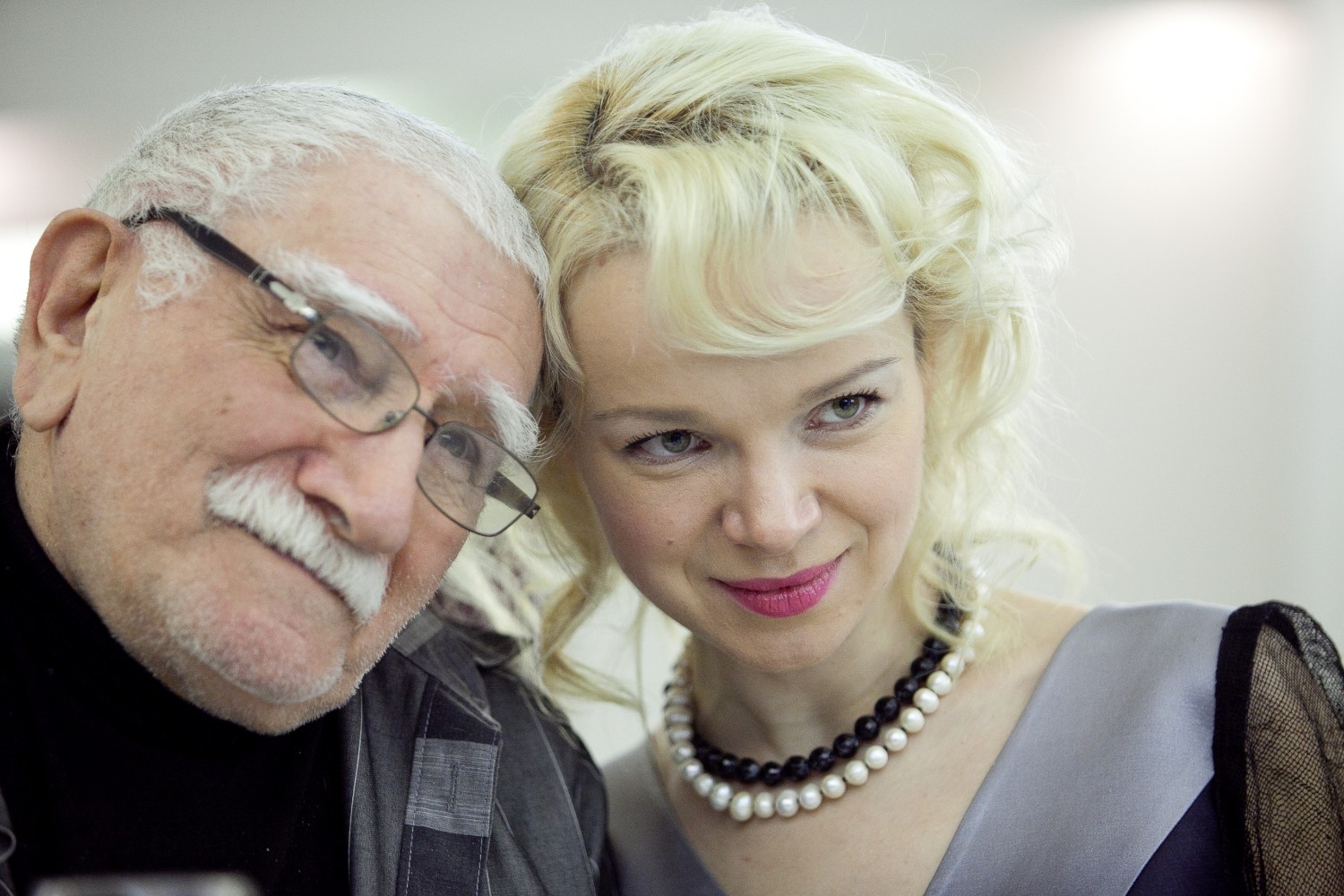 актер и молодая пианистка познакомились много лет назад.