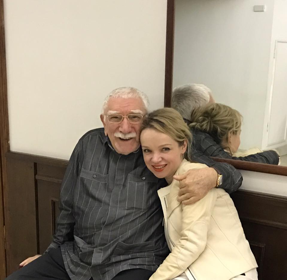 Теперь Джигарханян намерен разводиться.