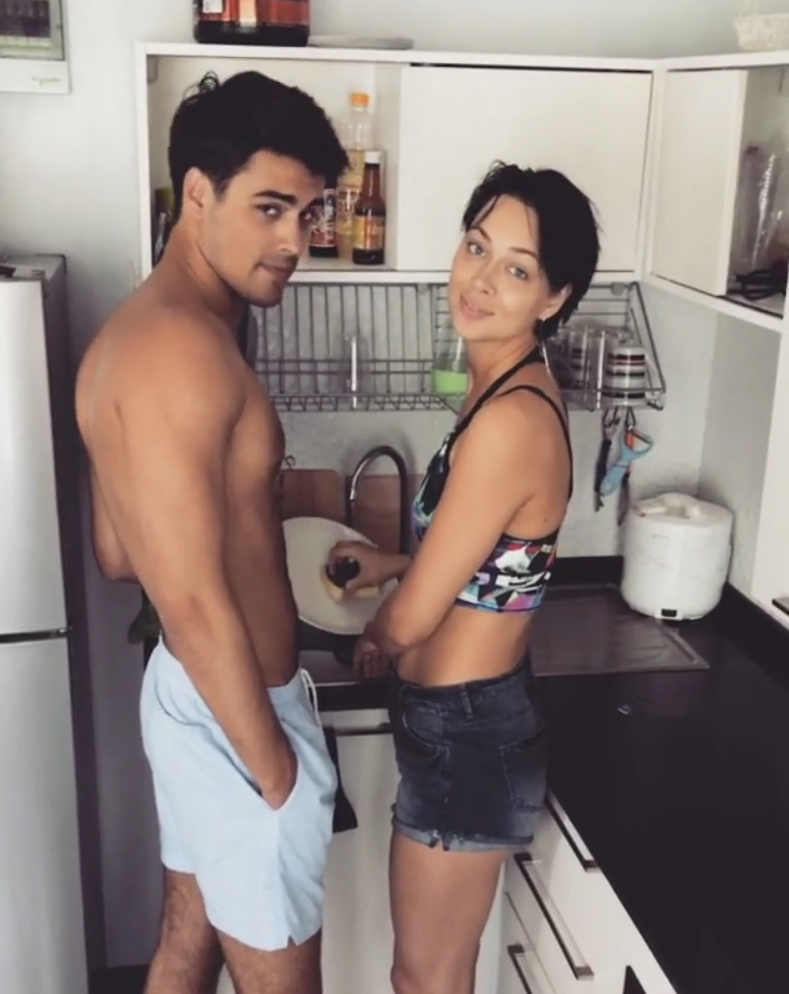 "Я любима и люблю, чего и вам желаю", — написала Настасья сразу после похода в загс.