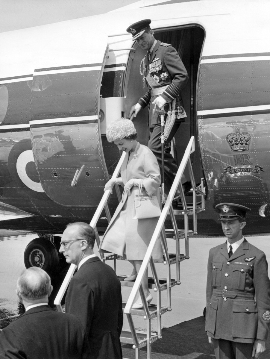 После свадьбы молодожены вели активную светскую жизнь. Супруги любили скачки и танцевальные площадки, где обретались представители отнюдь не высшего общества.