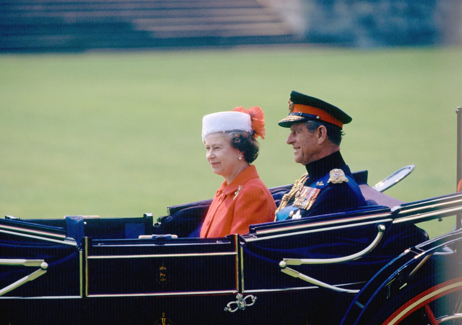 Он занимался вопросами образования детей, бытовыми проблемами – в этом Елизавета полностью могла положиться на мужа.