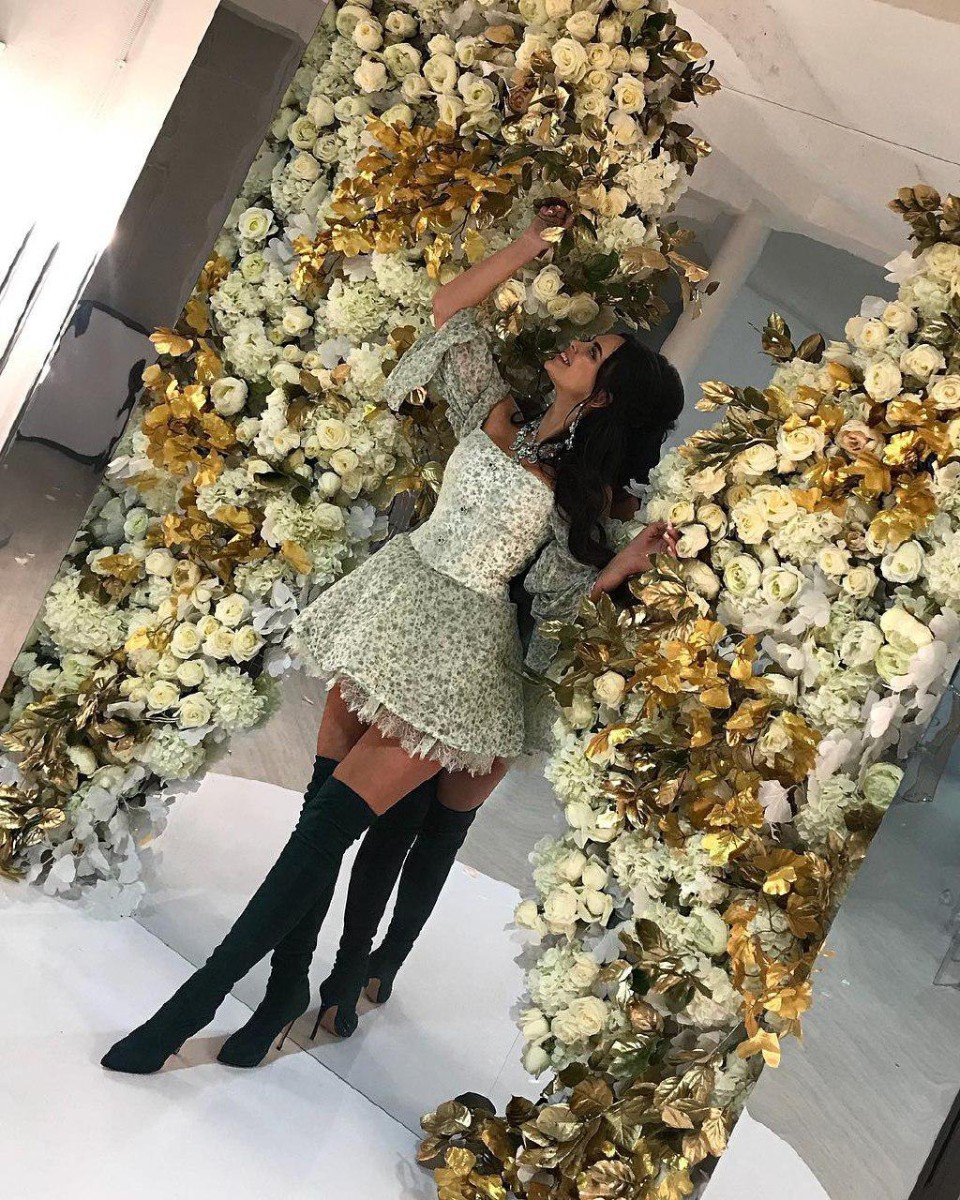 Виктория Романец запомнилась благодаря платью, подчеркивающему все достоинства ее фигуры.