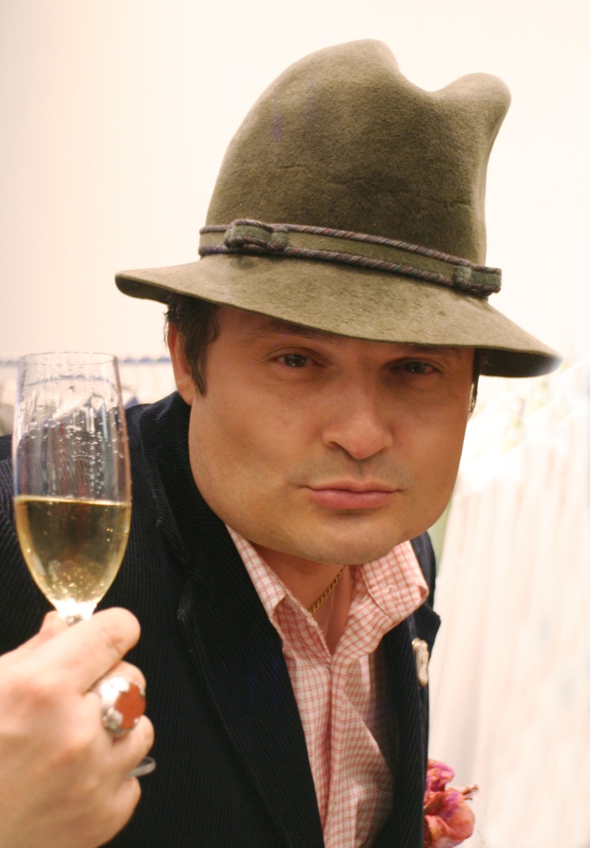 В феврале 2003 года родилась его дочь Васильева Александра, так же открылась дизайн-студия «Интерьеры Александра Васильева». Цель проекта — «представить богатую русскую традицию в парижском лоске».