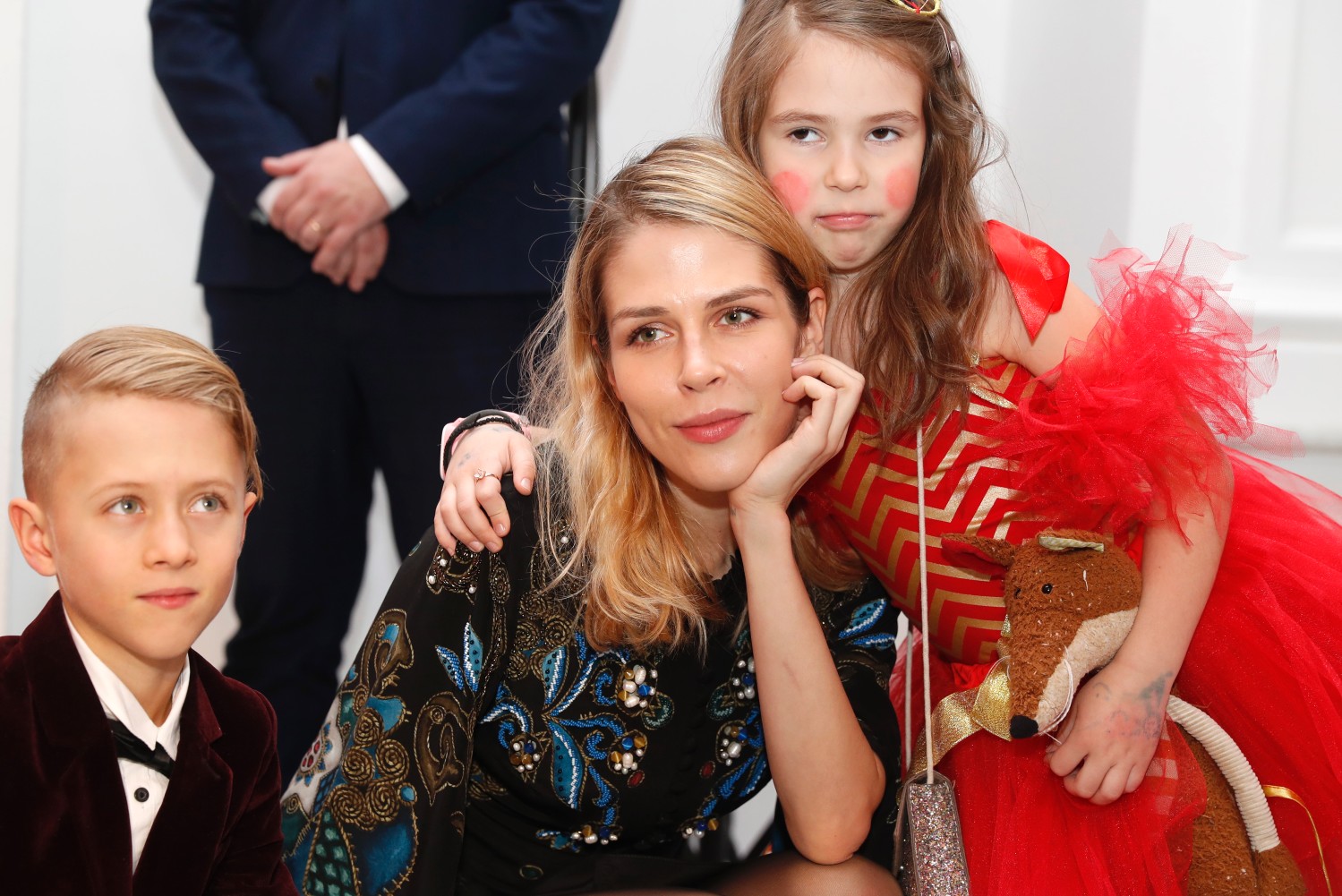 Актриса Маруся Зыкова с дочкой Миррой (справа).