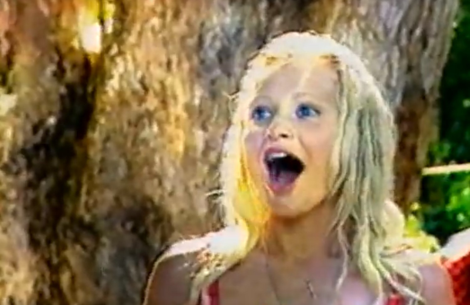 Образ наивной голубоглазой блондинки прилип к Дане.