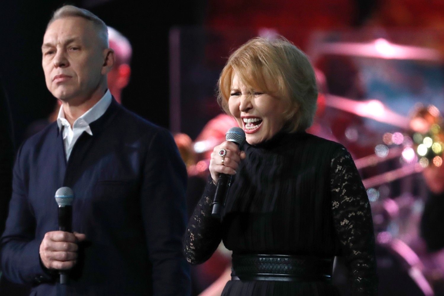 Музыкант Александр Ф. Скляр и певица Ольга Кормухина.