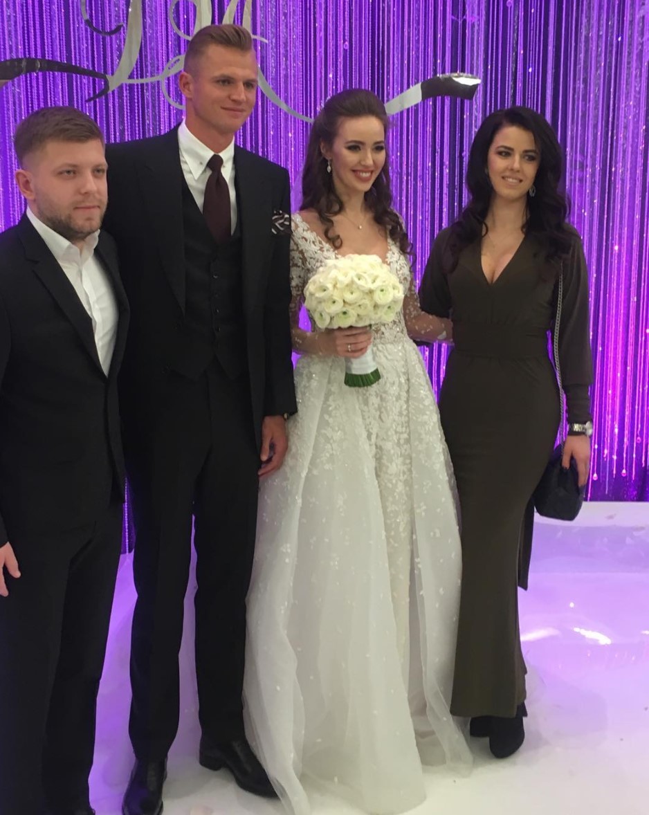 Поэтому уже в конце января Костенко и Тарасов обвенчались.