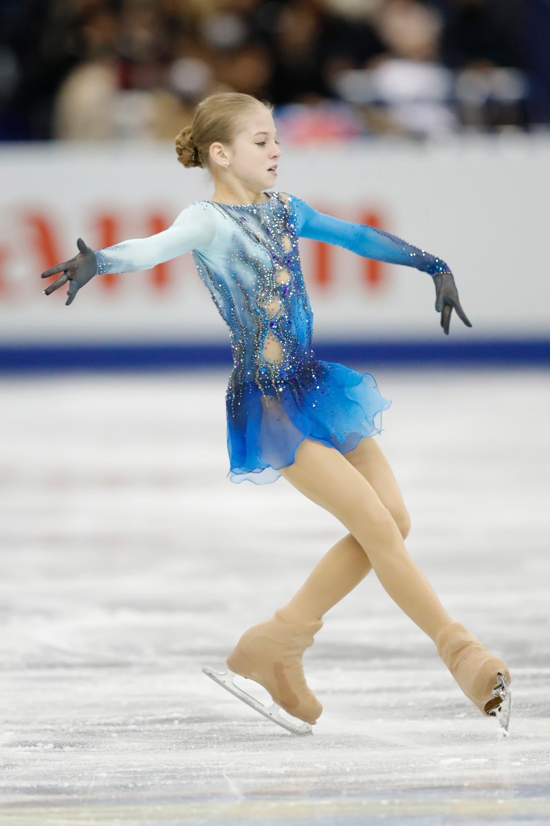 Она последовательно выполнила несколько сложных элементов.