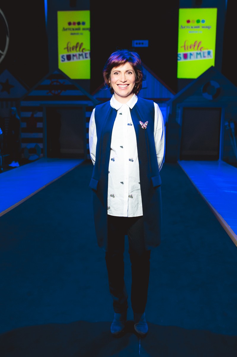 Телеведущая Светлана Зейналова.