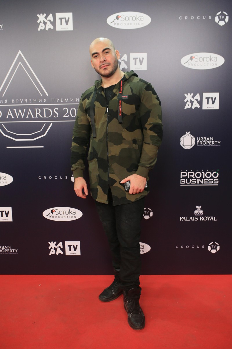 Вахтанга очень любит молодежь.