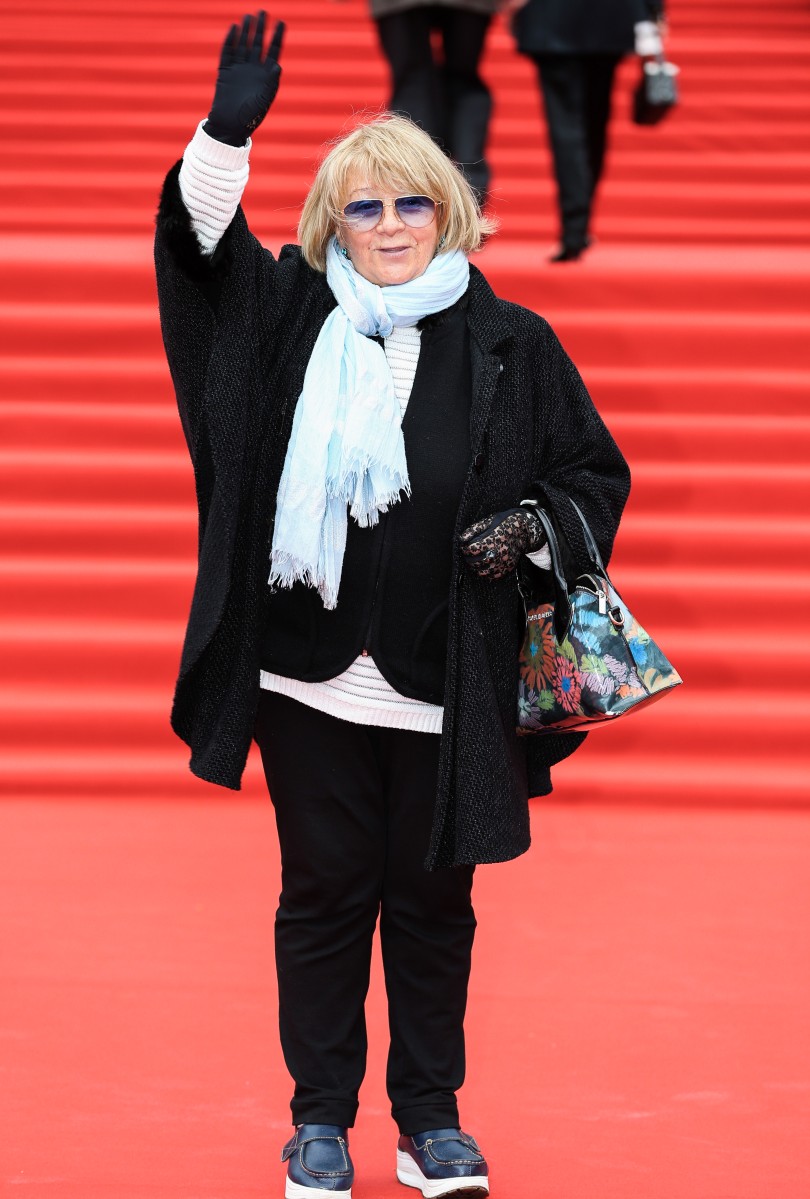 Режиссер Алла Сурикова.