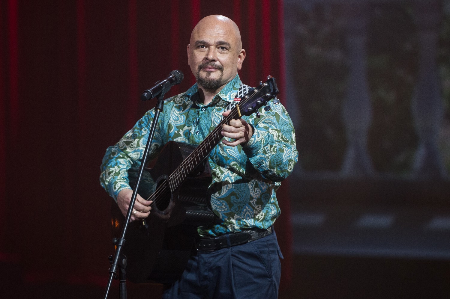 Сергей Трофмов себе не изменяет.