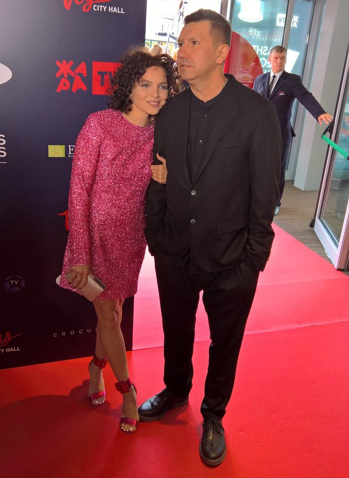 Сергей Кристовский два года назад женился на актрисе из сериала "Восьмидесятые" Наталье Земцовой.