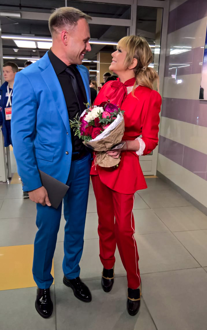 Певица Юлия Началова с бойфрендом.