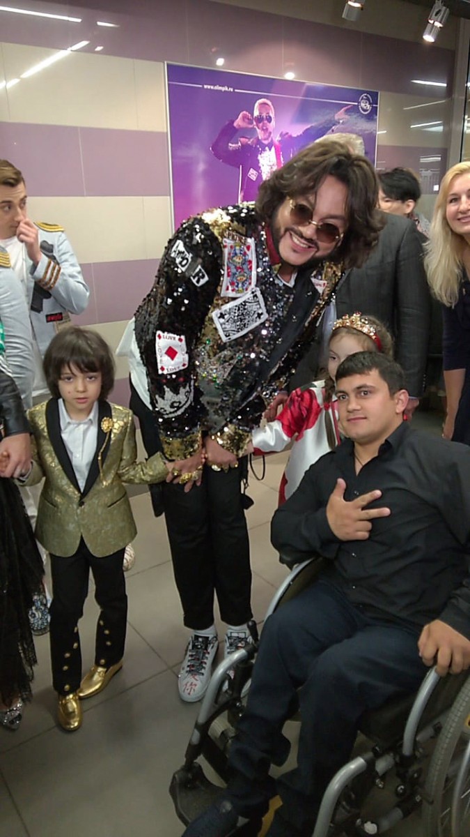 Певец Филипп Киркоров с сыном Мартином и дочерью Аллой-Викторией.